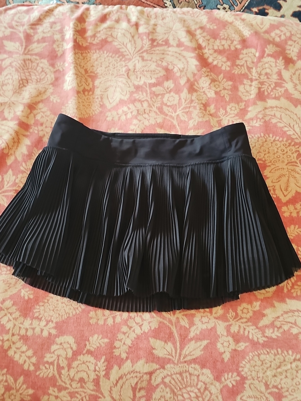 Lululemon Just Pleat It Black Pleated Mini Skort - Women's - Picture 2 of 9